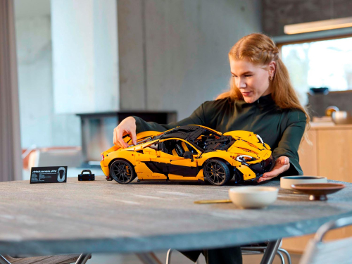 Конструктор LEGO 42172 McLaren P1