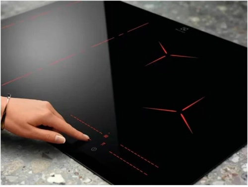 Индукционная варочная поверхность Electrolux EIP6446 черный