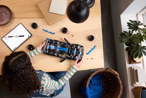 LEGO Technic 42176 Porsche GT4 e-Performance