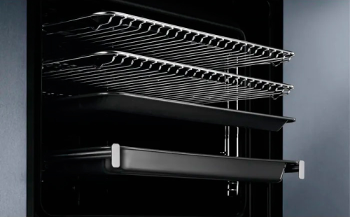 Духовой шкаф электрический Electrolux EOC8P39WZ