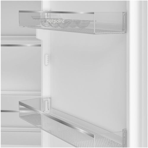 Встраиваемый холодильник Hotpoint HBH 20