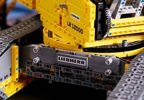 Конструктор LEGO Technic 42146 Liebherr Crawler Crane LR 13000