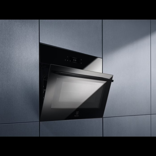 Электрический духовой шкаф Electrolux EVL8E08Z, черный
