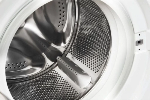 Стиральная суперузкая машина Indesit BWUA 51051 L B