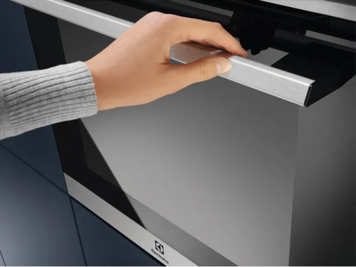 Электрический духовой шкаф Electrolux EOF5C70X