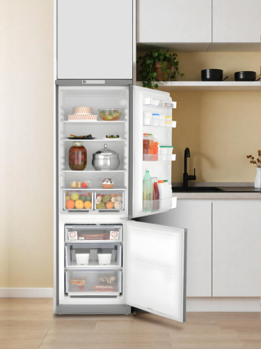 Холодильник двухкамерный Indesit ES 18 GA