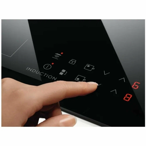 Варочная панель индукционная Electrolux LIT30230C