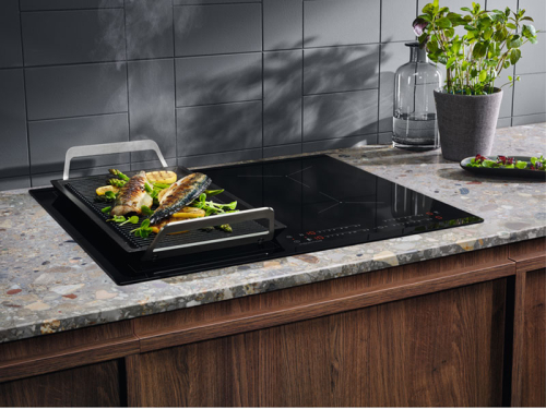 Индукционная варочная поверхность Electrolux CIV634